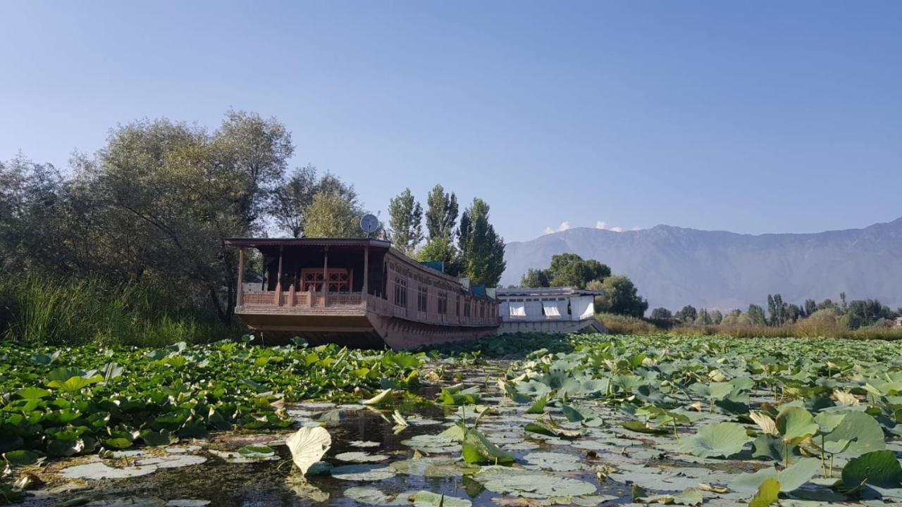 Отель Kings Houseboats Сринагар Экстерьер фото